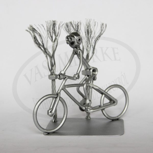 Fahrrad fahren im Wald - Image 2