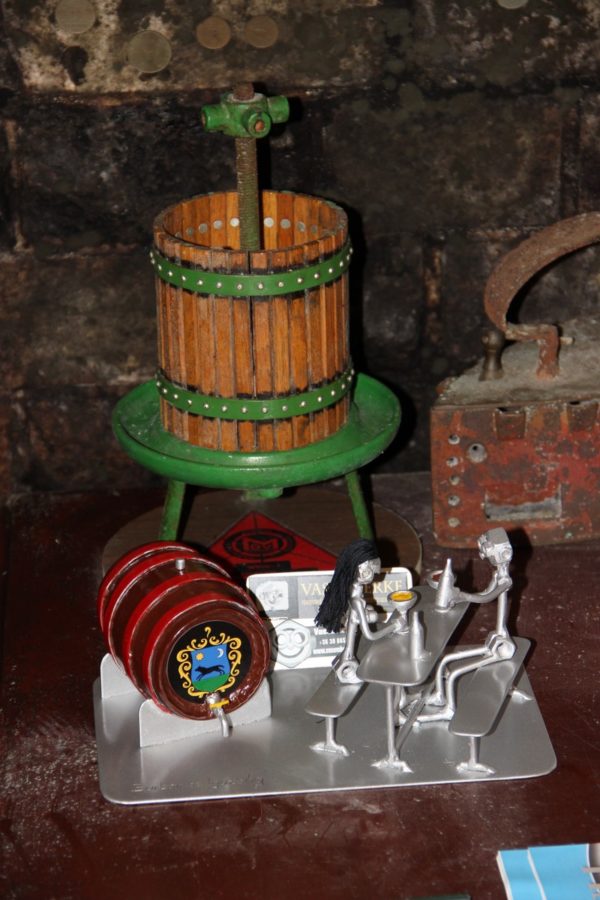 Wine drinking - Image 4