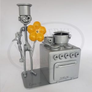 Koch mit Blumen und Hühnchen